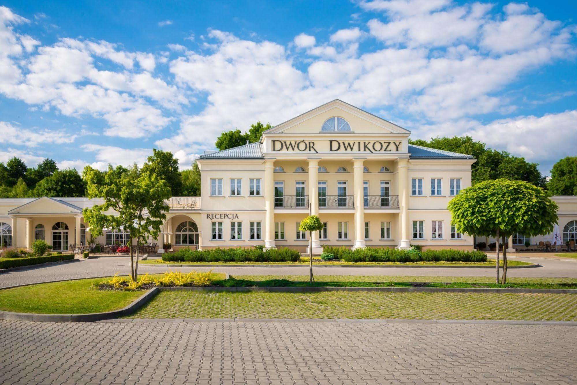 Dwor Dwikozy Hotel Exterior photo